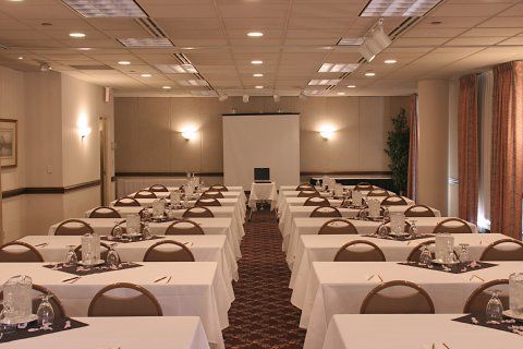 Ramada By Wyndham Minneapolis Airport - Hotel